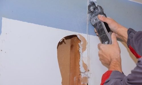 imgi_199_man-working-wall_1048944-22356407